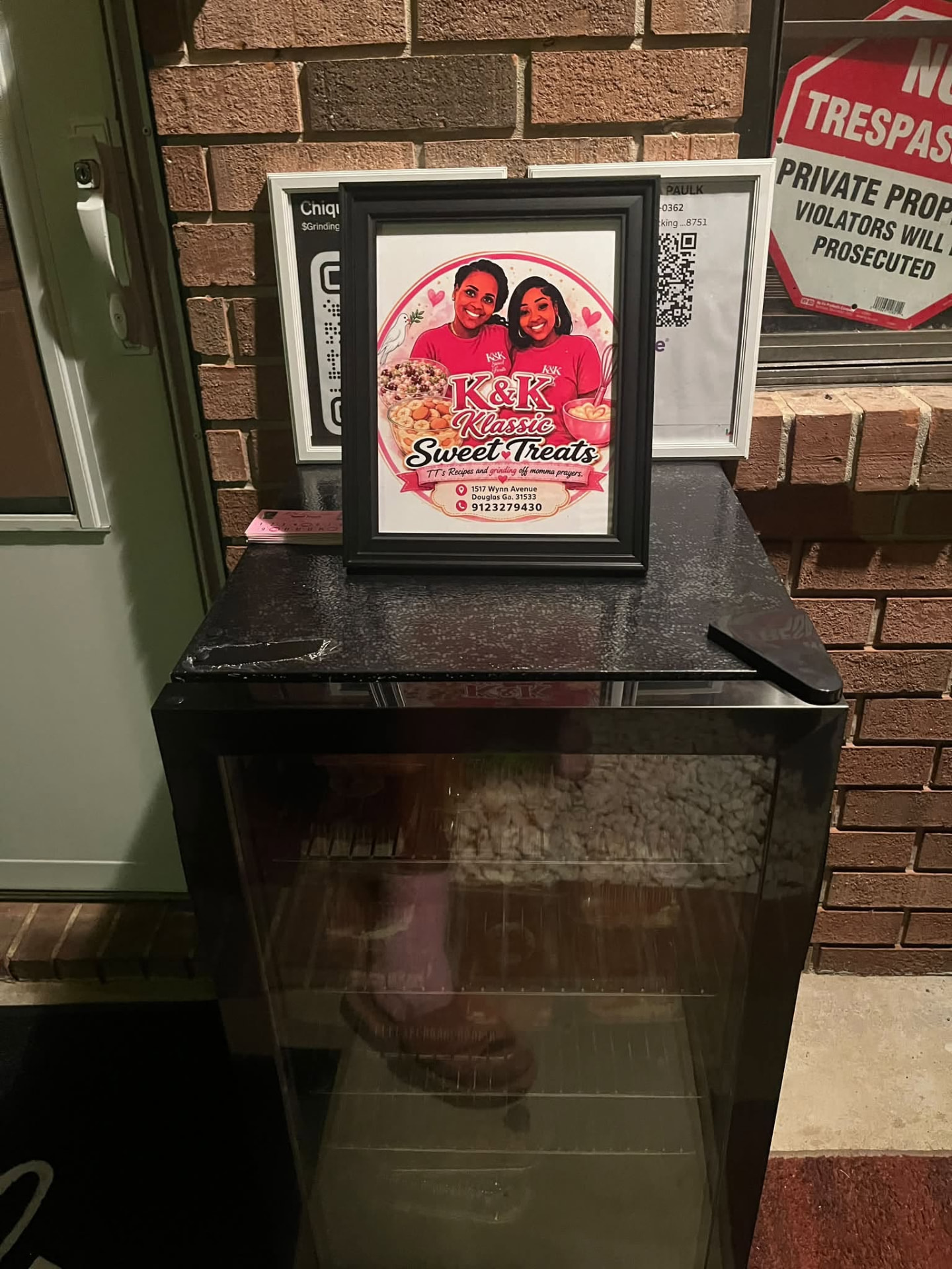K&K Klassic Sweets and Treats display sign